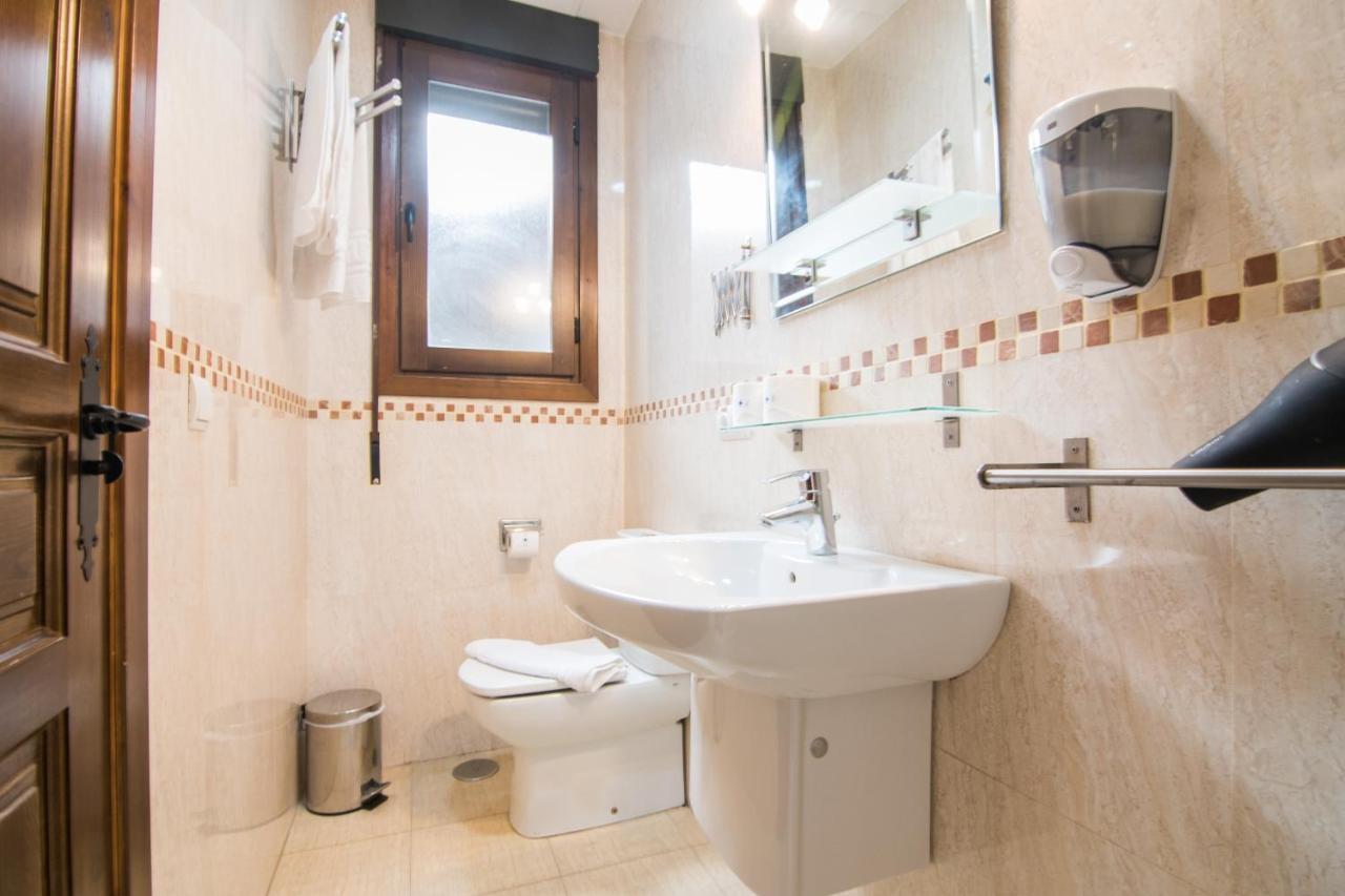 Tuguest Plaza De Gracia Apartman Granada Kültér fotó