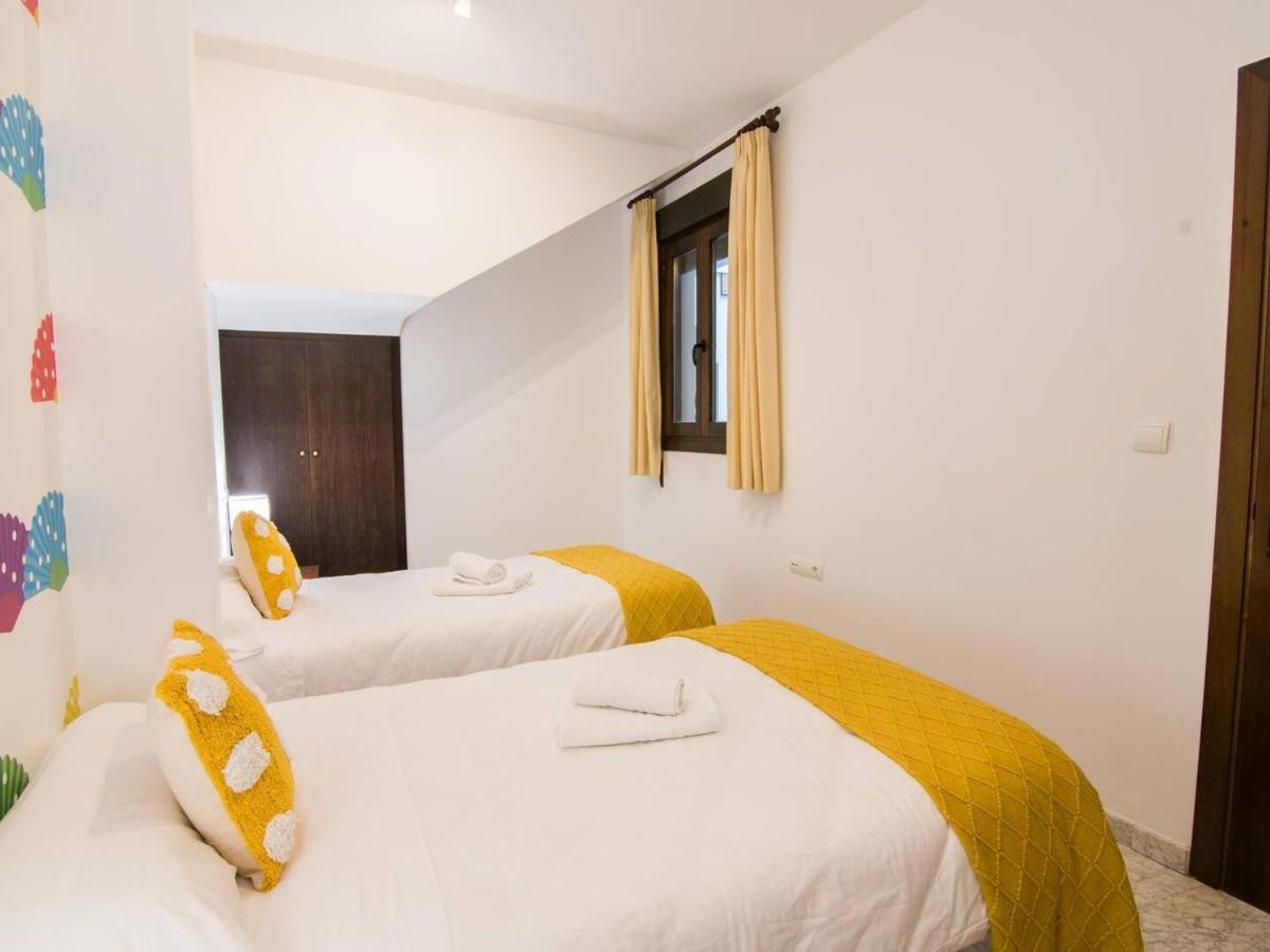 Tuguest Plaza De Gracia Apartman Granada Kültér fotó