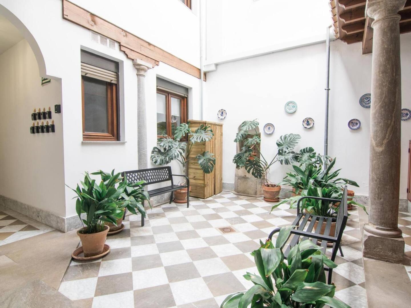 Tuguest Plaza De Gracia Apartman Granada Kültér fotó
